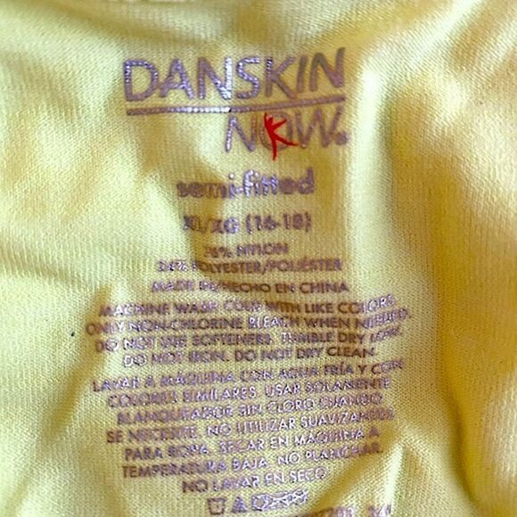 Danskin Now Women's Size XL 16-18 New Semi Fitted Top Athleisure Athletic - Picture 2 of 3